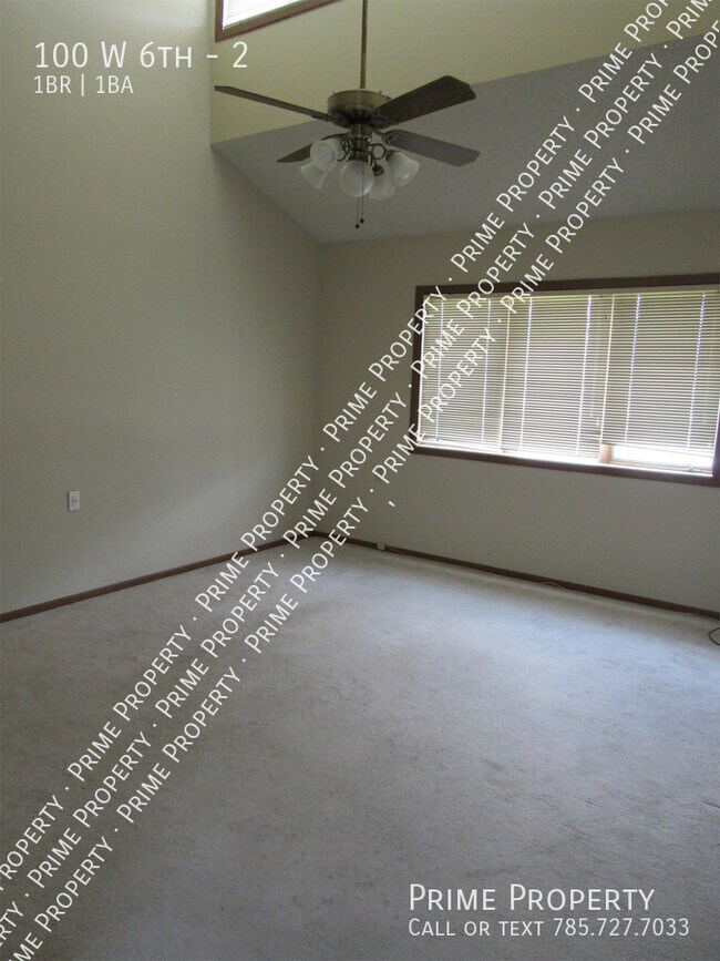 Building Photo - 100 W 6th-2