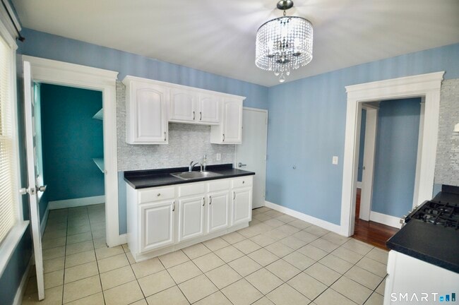 Building Photo - 32 Boston Terrace