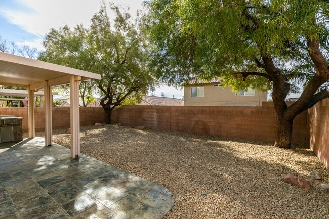 Building Photo - BEAUTIFUL SUMMERLIN 3 BEDROOM UPGRADED!!