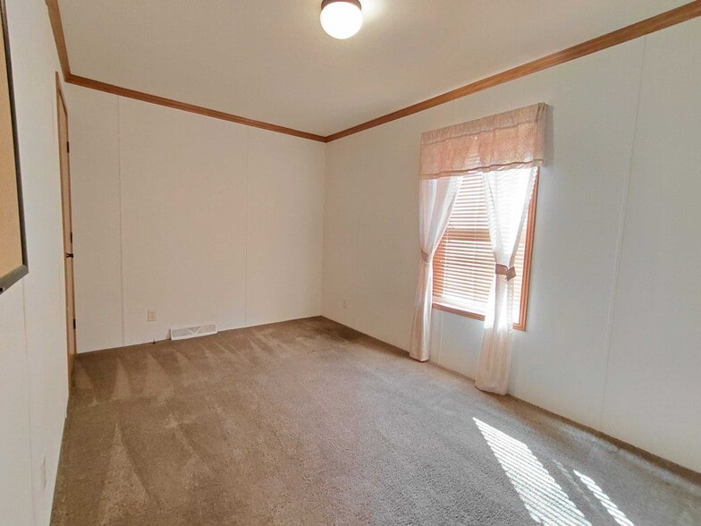 Building Photo - 2022 Mockingbird Pl NW