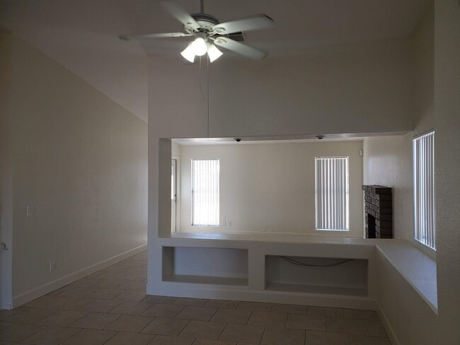 Building Photo - No HOA! North Phoenix 3 Bedroom Home with Large Yard & Garage