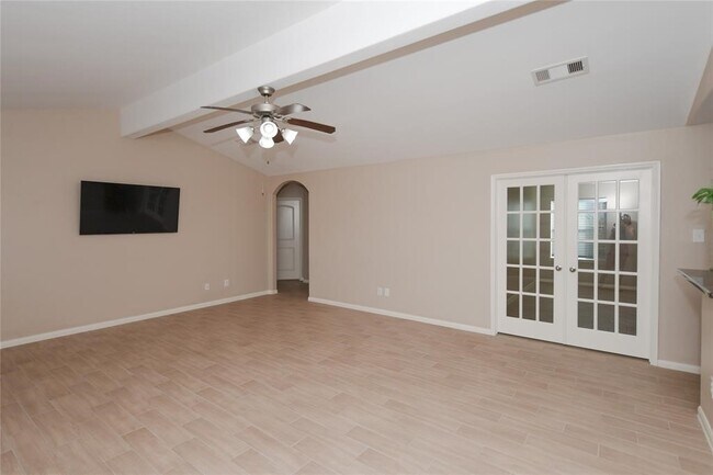 Building Photo - 1001 Strawberry Ridge Dr