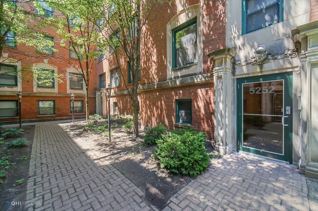 Building Photo - 5252 S Drexel Ave