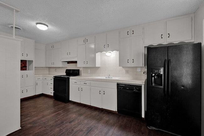 Building Photo - 3407 Janet Dr