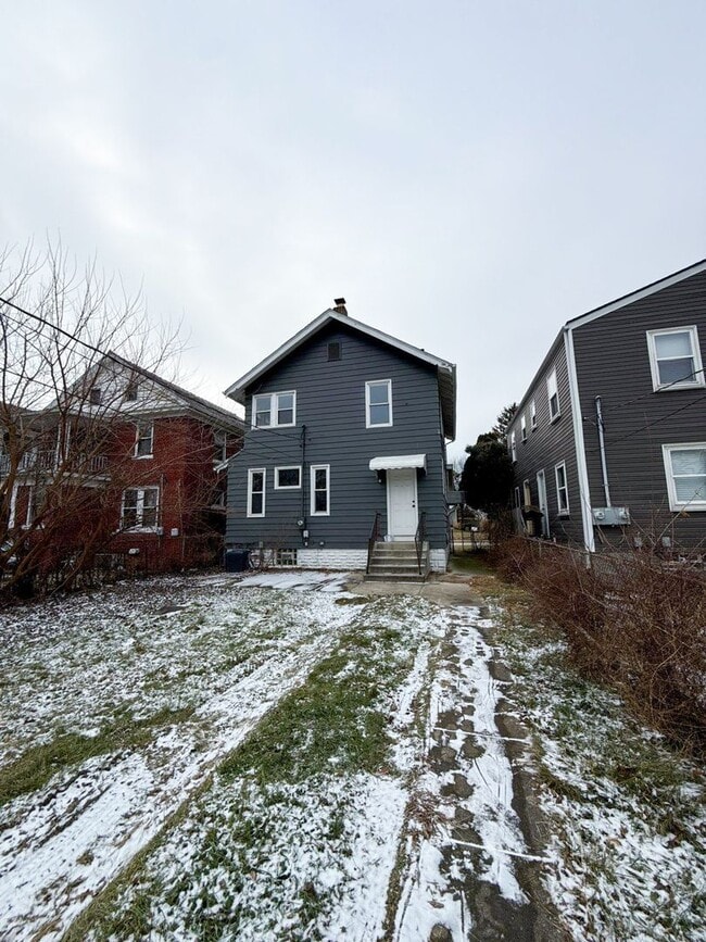 Building Photo - Charming 3BR Southern Orchards Home w/ Original Woodwork & Decorative Fireplace
