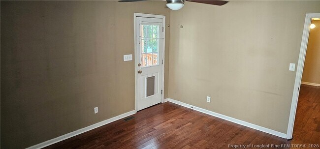 Building Photo - 557 N Parker Church Rd