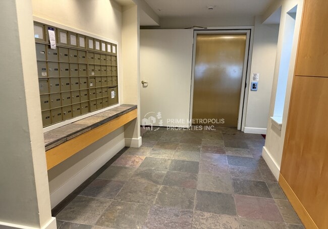 Building Photo - 600 Chestnut St