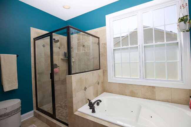 Building Photo - "Beautifully Designed, spacious 2400 Sq. F...
