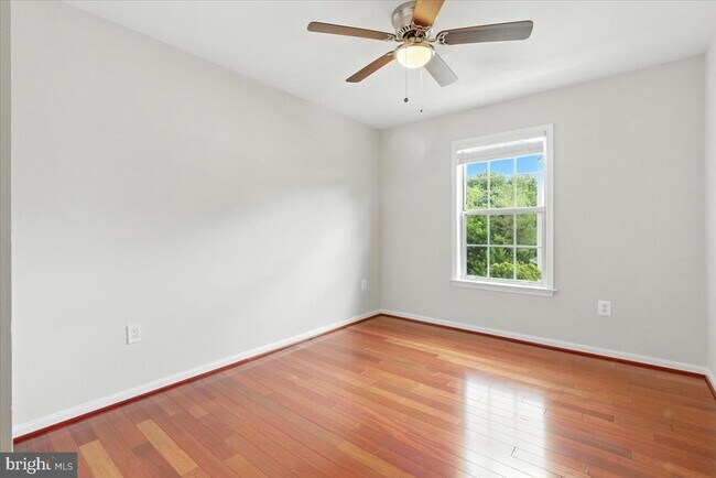 Building Photo - 1562 Kingstream Cir