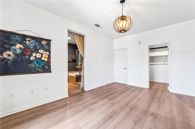 Building Photo - 664 Colorado Cir