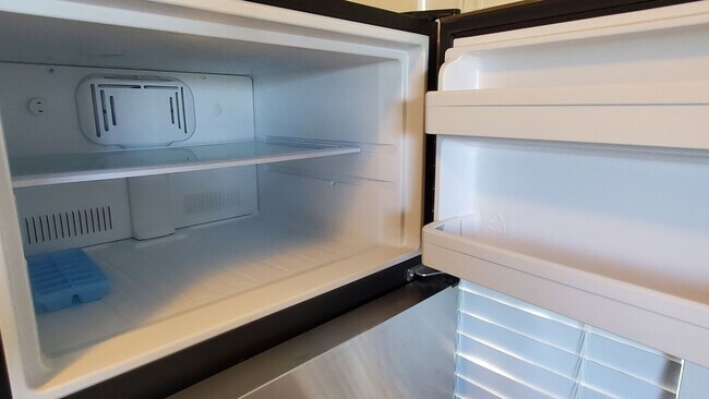 Building Photo - Spacious 2 Bedroom, 1 Bathroom Moraga Condo