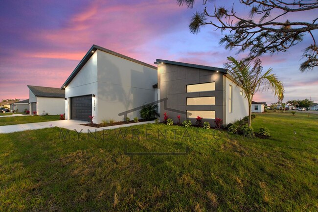Building Photo - 25307 Alicante Dr