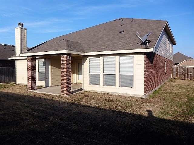 Building Photo - 2026 Wellington Pt