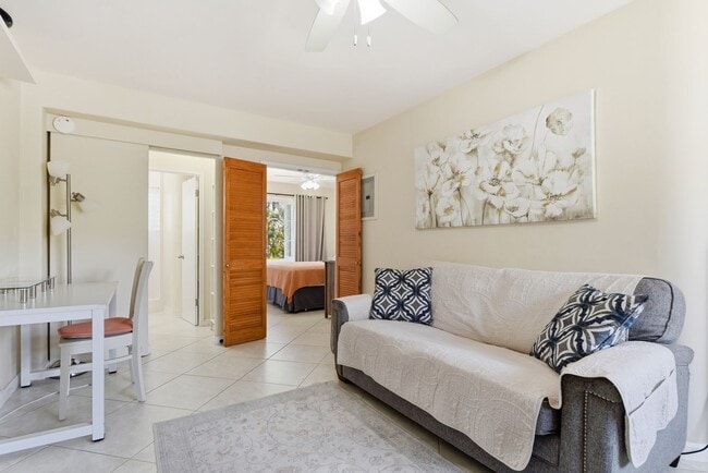 Building Photo - Fully Furnished Pet Friendly  Waikiki 1-Bedroom Condo Near Ala Moana