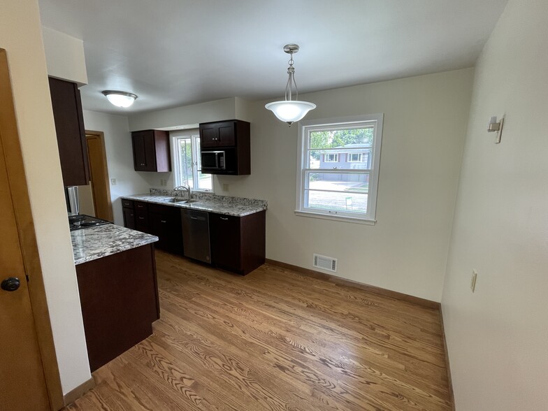 Kitchen - 1208 E 30th St