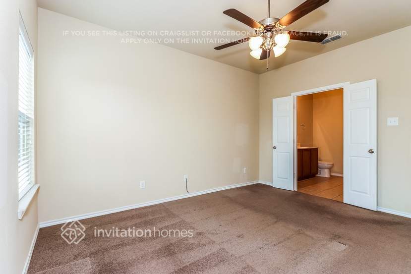 Building Photo - 5548 Thunder Bay Dr