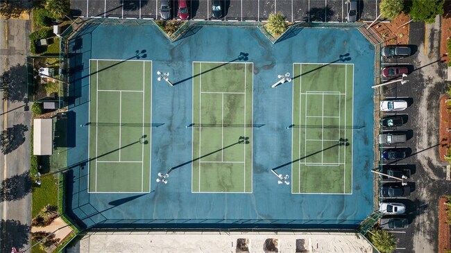 Building Photo - 1400 St Charles Pl