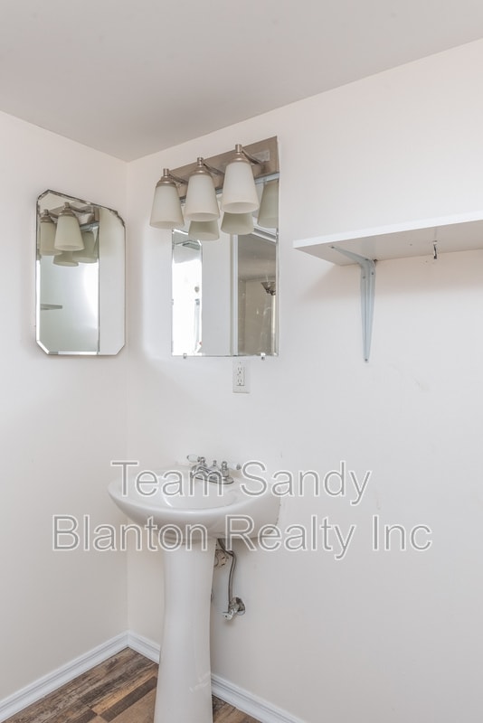 Building Photo - 802 Rue Max St