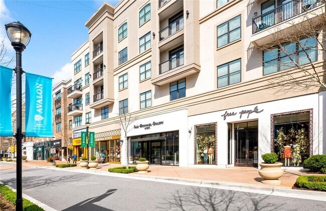 Building Photo - 12857 Waterside Dr