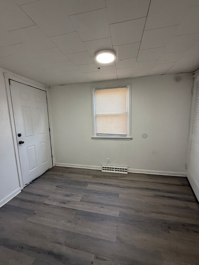 Building Photo - 15 Deming Ave