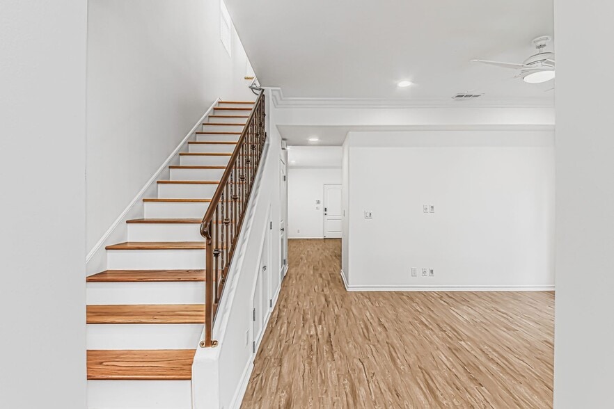 Building Photo - 119 Granada Ave