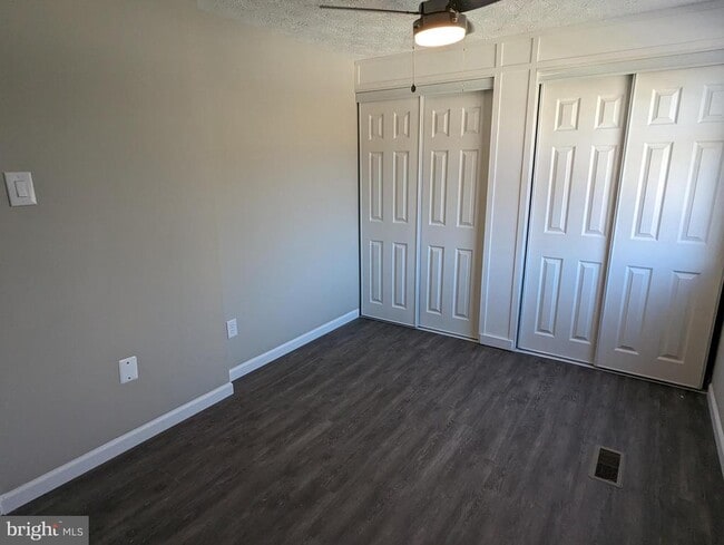 Building Photo - 1680 Thenia Pl