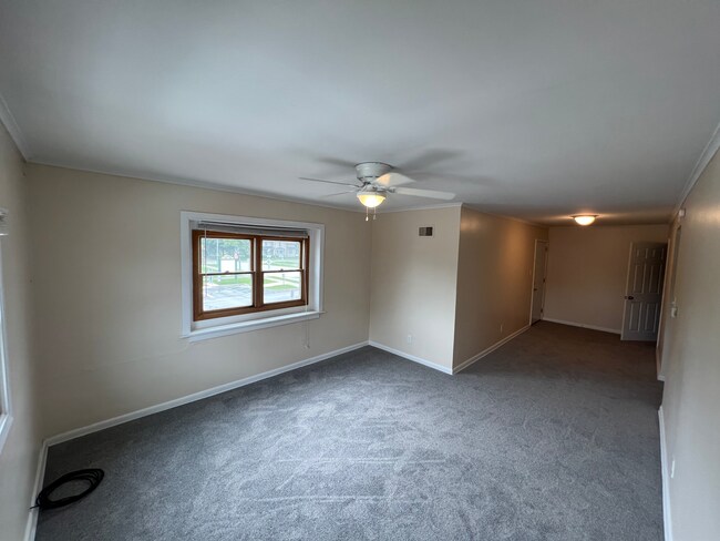 Living Room & view of front entry. - 307 Maple St