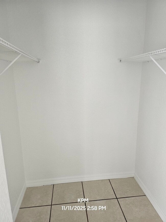 Building Photo - 1305 Rosewood Villa Ln