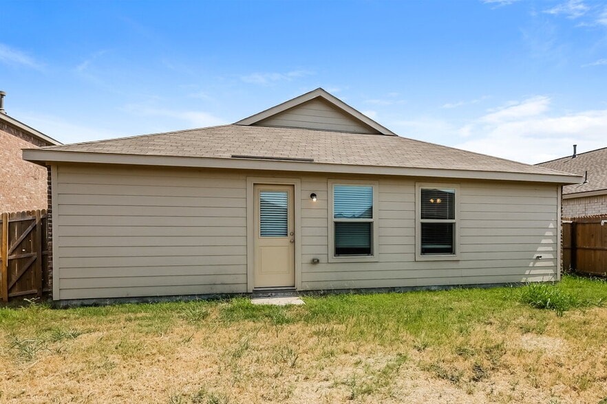 Building Photo - 1149 Crestview Dr