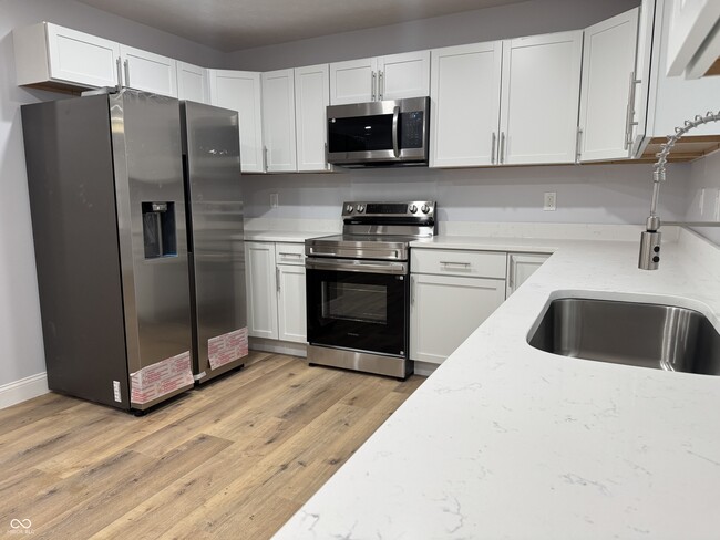 Building Photo - 3925 N Drexel Ave