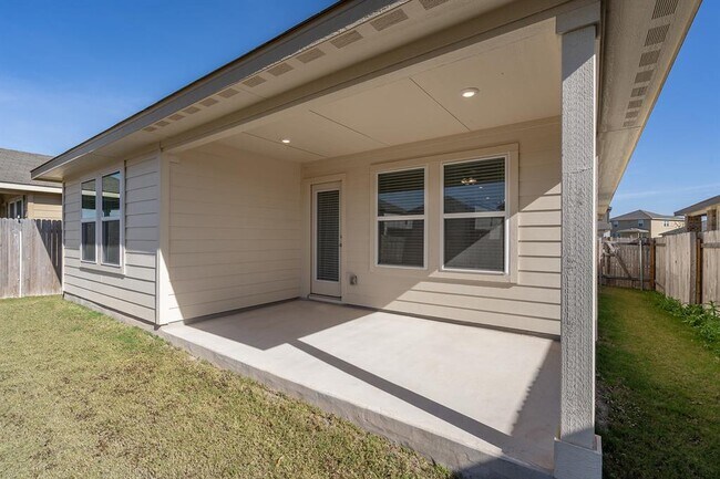 Building Photo - 113 Outlaw Dr