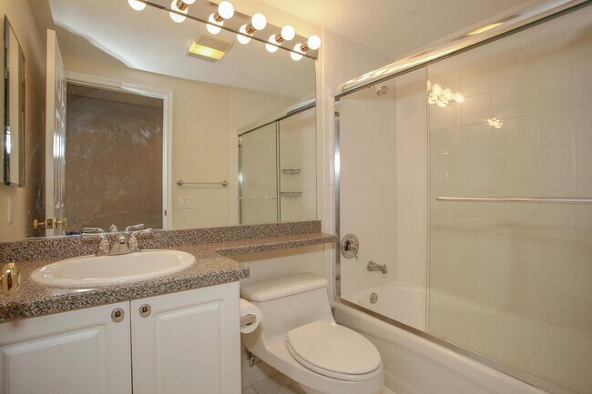 Building Photo - 602 Rutledge Ct