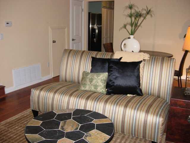 Building Photo - 280 Roanoke Rd