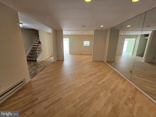 Building Photo - 6908-6910 Ten Timbers Ln