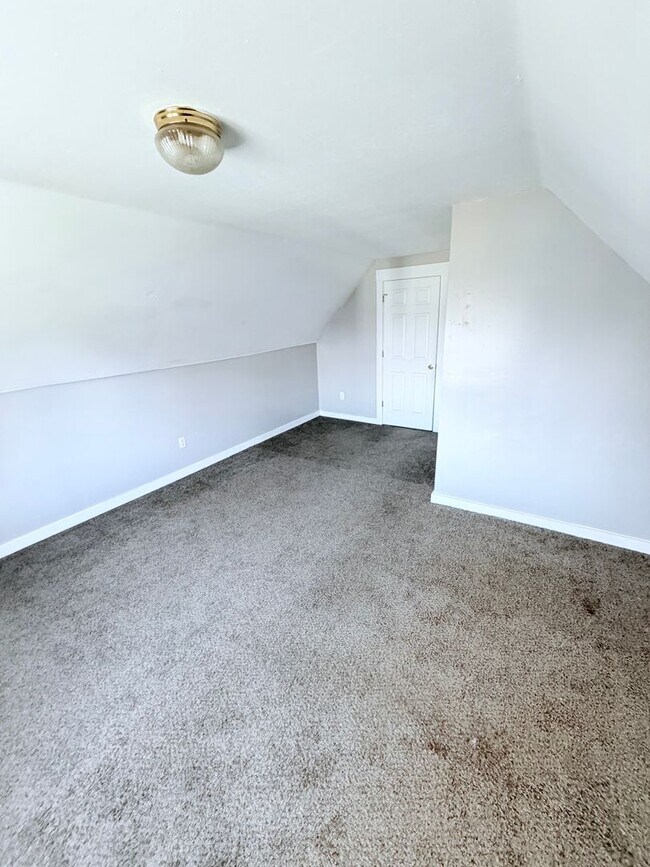 Building Photo - 3914 W 21st St