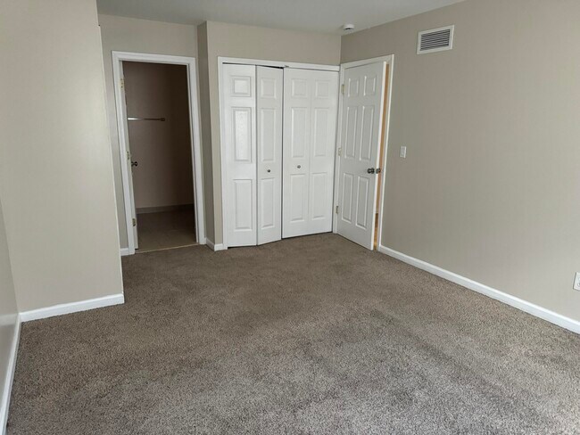 Building Photo - 30244 Southfield Rd