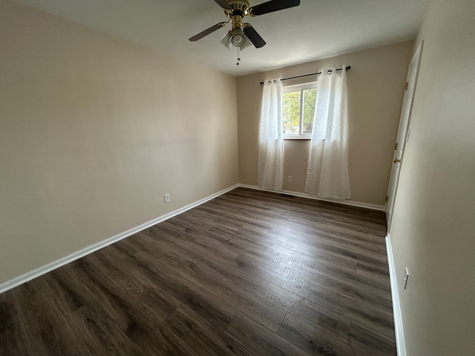 Building Photo - 4283 Beechgrove Dr