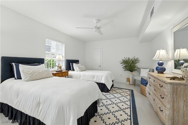 Building Photo - 3070 Gulf Shore Blvd N