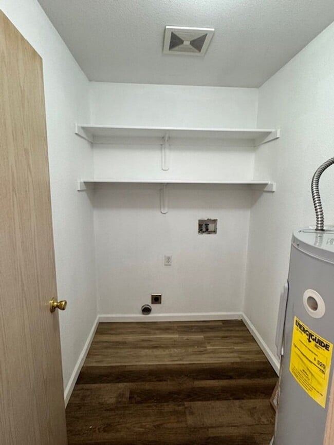 Building Photo - 3044 Sheraton Ct