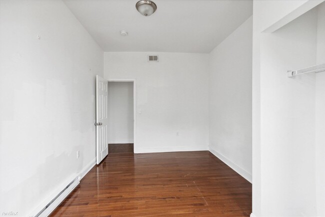 Building Photo - 3 br, 2 bath Triplex - 1539 CECIL B MOORE ...