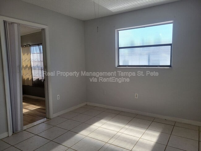 Building Photo - 12387 Seagate St