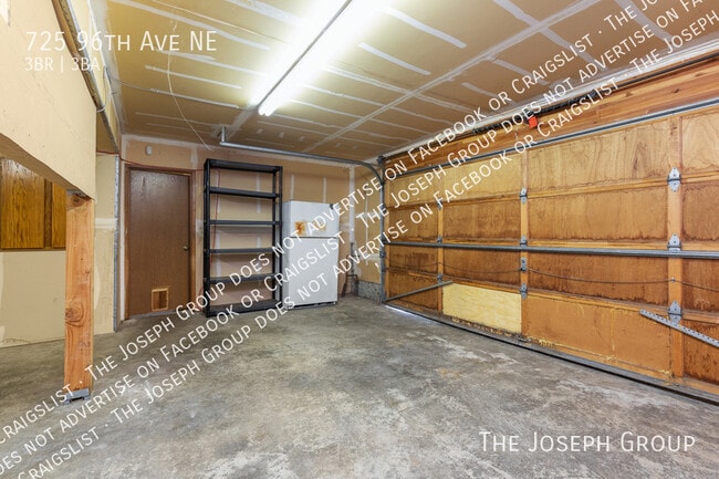 Building Photo - 725 96th Ave NE