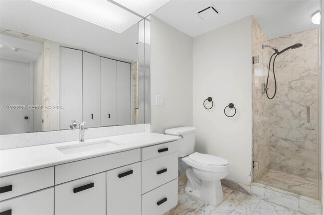 Building Photo - 19500 Turnberry Way