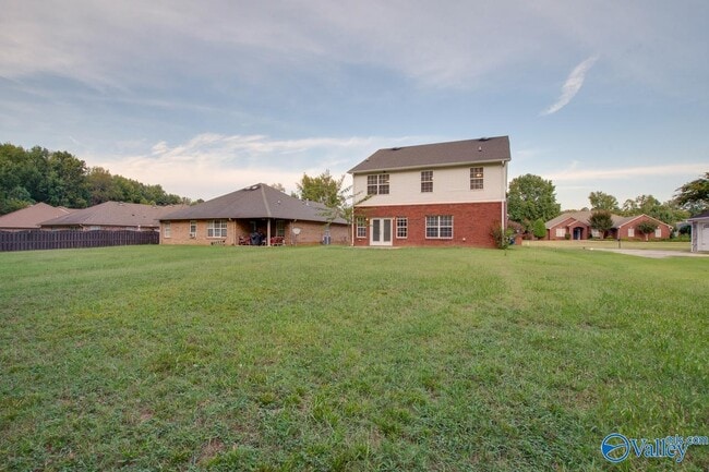 Building Photo - 112 Autumn Branch Dr
