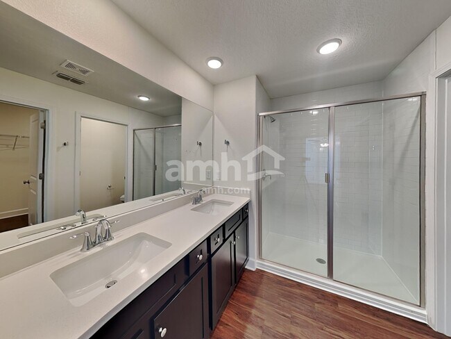 Building Photo - 2928 Rolling Acres Rd