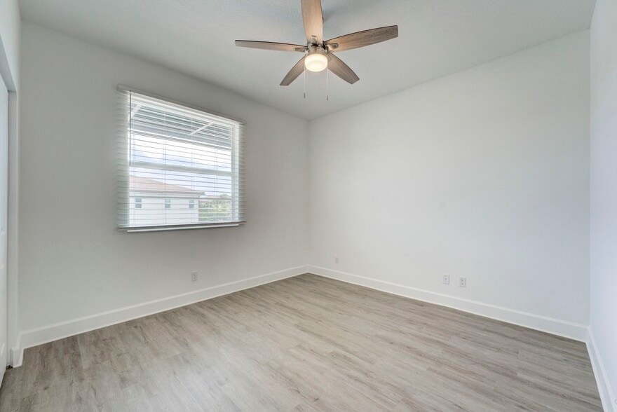 Building Photo - 9075 Kingsmoor Way