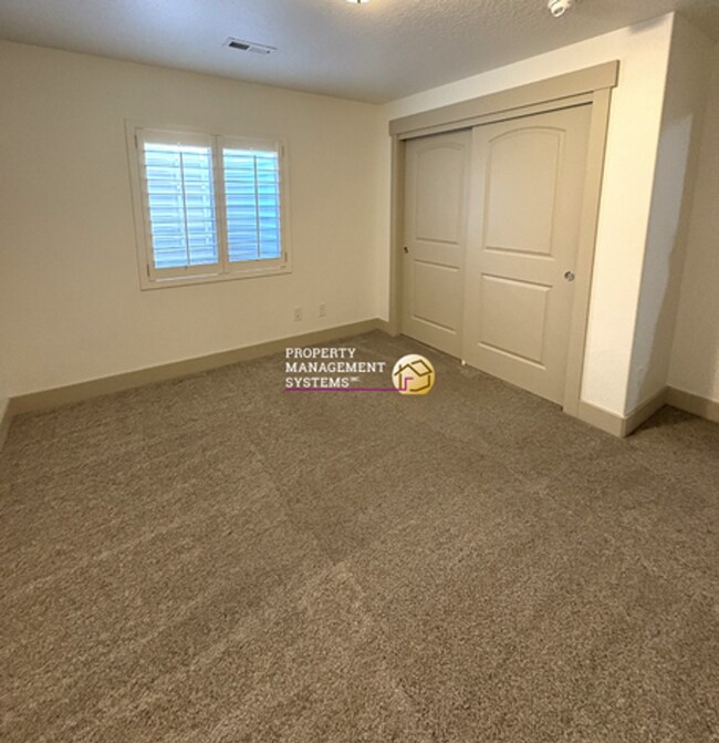 Building Photo - 9474 S Lea Heather Way