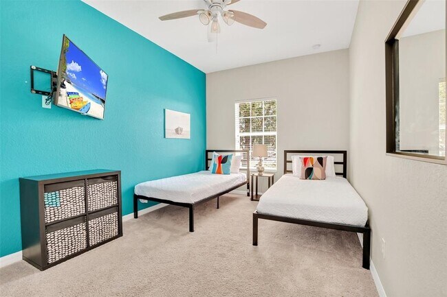 Building Photo - 2442 Caravelle Cir