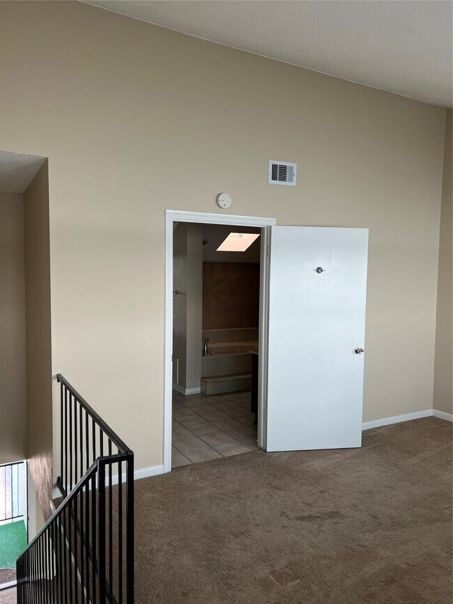 Building Photo - 7041 Kingston Cove Ln