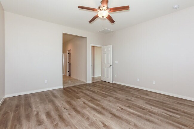 Building Photo - 654 Glen Canyon Dr